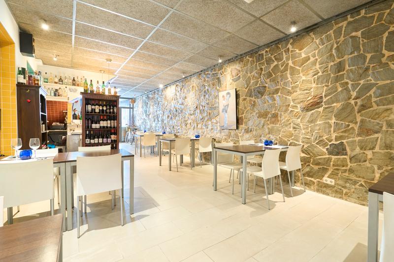 Foto e65a15ef-a3f6-44c1-ba2b-e1d08a62d234. Pas-de-porte local commercial avec chauffage dans Barri de Mar Vilanova i la Geltrú