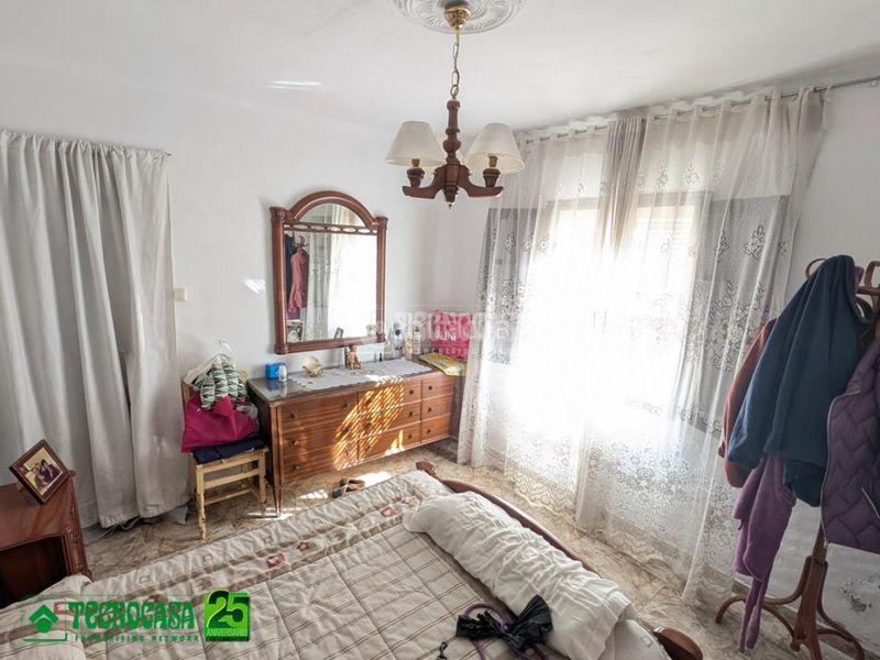 Foto 35abb751-b957-4e6d-bbc0-8bf37f288120. Casa aparellada a Daimiel