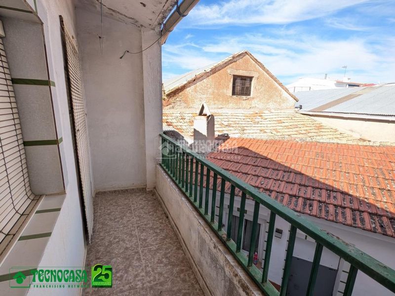 Foto a896df40-8d80-4677-9b3f-5518eaab388b. Casa aparellada a Daimiel