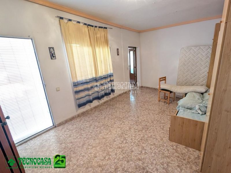 Foto ba6a52a6-1df8-4792-ac60-3a1b5d4b1788. Casa aparellada a Daimiel