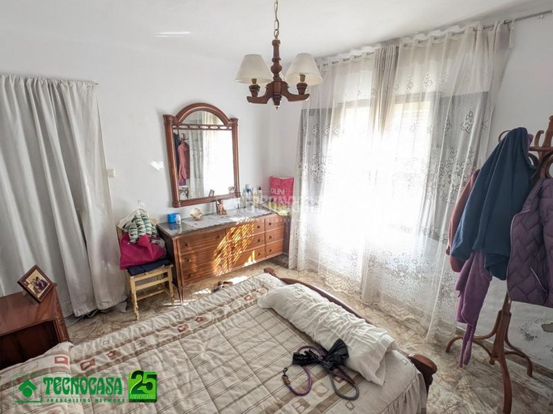 Foto e8ca5c48-c3bc-4cb1-ae01-d7c45d0028ec. Casa aparellada a Daimiel