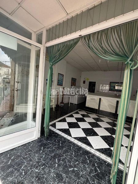 Foto 2c4561a8-b5a1-4115-9ad0-4922b858b75f. Local comercial a Cenes de la Vega