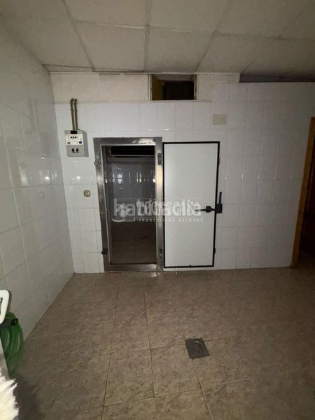 Foto 49b484ed-1170-44c2-8b9e-25d1f4bbd787. Local comercial a Cenes de la Vega