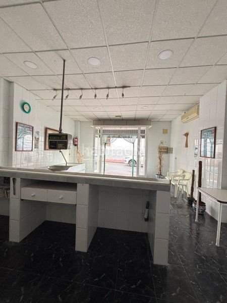 Foto eb539a9c-ff99-4361-93cc-cc38e42cb9b9. Local comercial a Cenes de la Vega