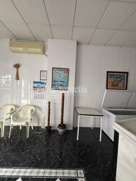 Foto f6c5abca-a1e1-49b1-9c6c-84bdc7279910. Local comercial a Cenes de la Vega