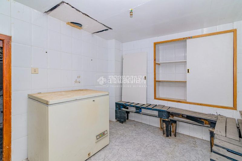 Foto c691851e-8f50-4511-b518-ebf732d56605. Casa aparellada a Güéjar Sierra