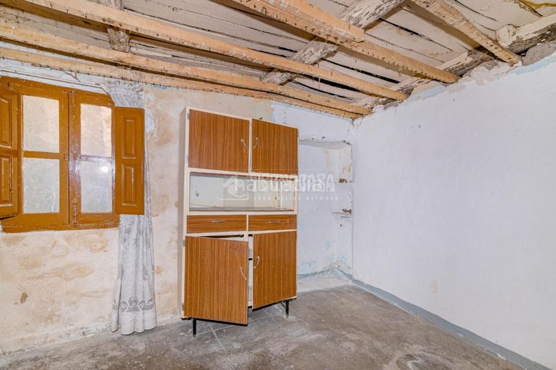 Foto ea0c4aca-1474-463a-a65e-78046a8e9fec. Casa aparellada a Güéjar Sierra