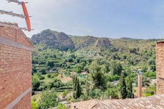 Casa aparellada a Quéntar. Casa en venta en quéntar