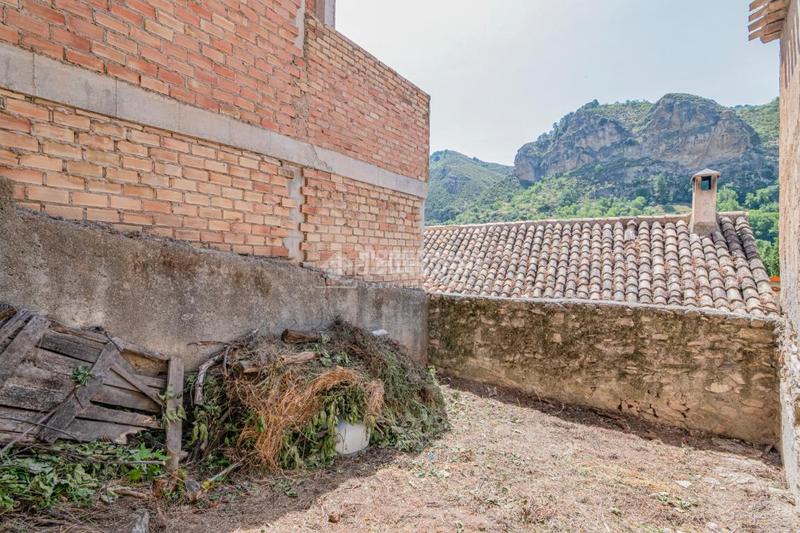 Foto 797d3ba3-7468-43ff-8580-4d53948e0099. Casa pareada casa en venta en Quéntar