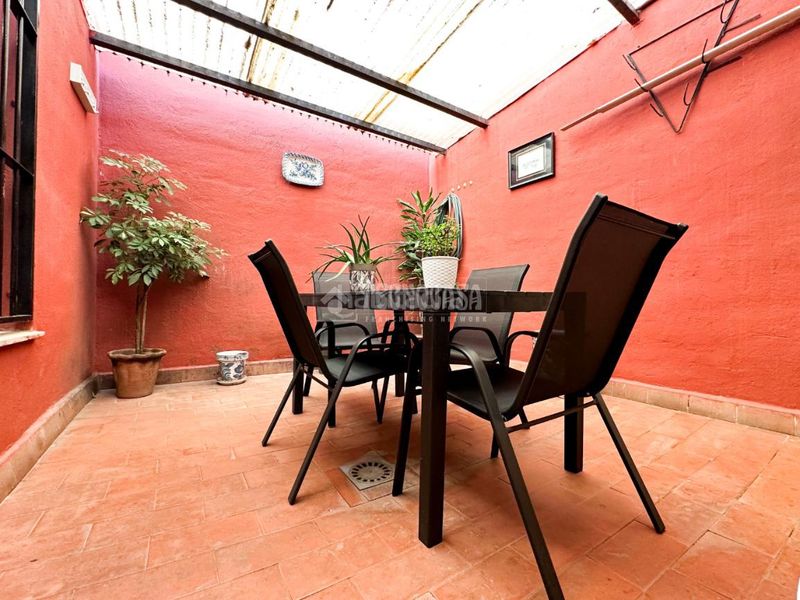 Foto a02b68b0-8a13-40c4-b2e7-f81755fbaf9e. Pis amb aparcament a Cenes de la Vega