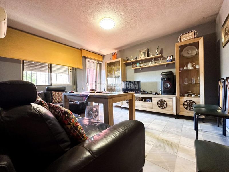 Foto aa914ac8-7f7e-4dbc-8b8a-90445c1027ae. Pis amb aparcament a Cenes de la Vega