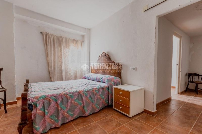 Foto 662b80e7-5d1c-49f7-93a0-304d0d783681. Casa bifamiliare in Güéjar Sierra