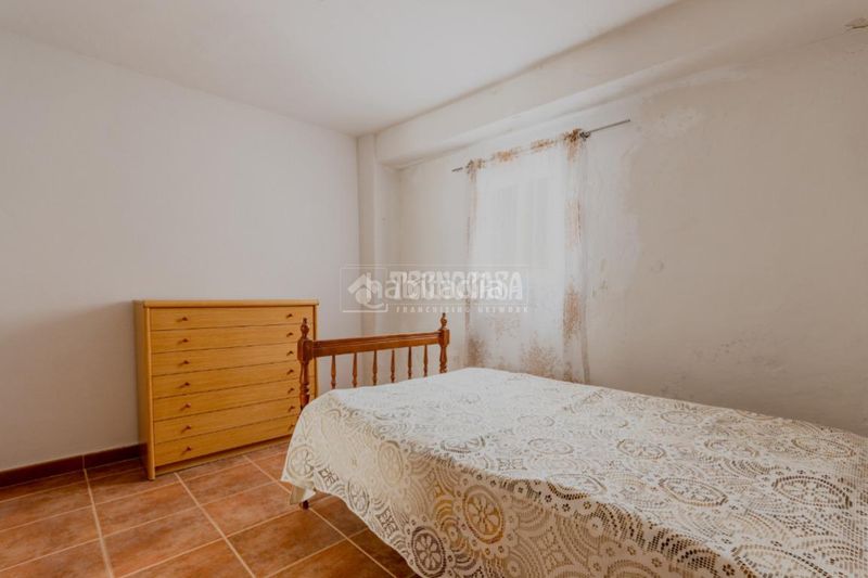 Foto df2fbfe3-3fb2-4daa-ad0a-4f97139285e2. Casa bifamiliare in Güéjar Sierra