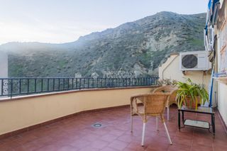 Casa aparellada a Cenes de la Vega. Casa en venta en cenes de la vega