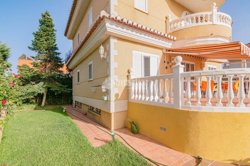 Foto 113a3a85-51fb-4403-aba0-ab346b90d1b5. Casa amb piscina a Cenes de la Vega