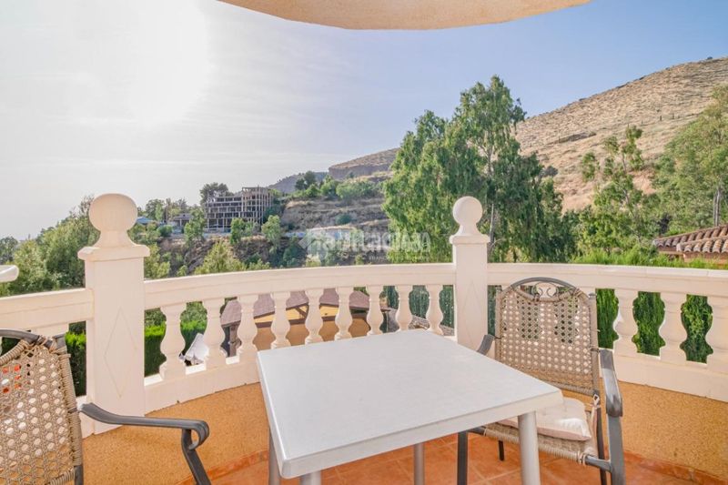 Foto 58f77e30-b503-4e3d-be61-8698a439e32e. Casa amb piscina a Cenes de la Vega