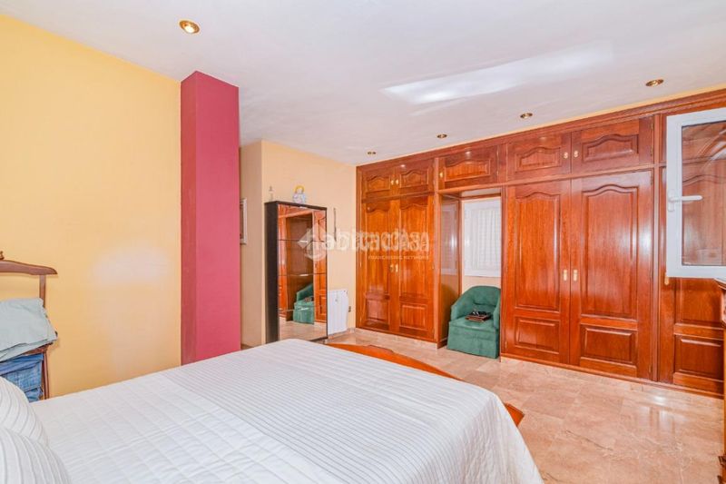 Foto 7b4a95f5-5ab2-4666-9191-c21c6592dd07. Casa amb piscina a Cenes de la Vega