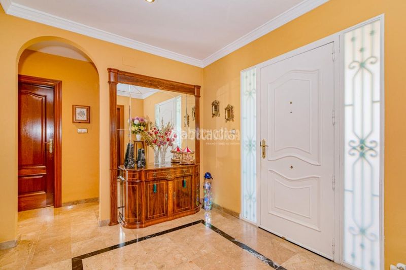 Foto faaaaae5-0faf-4620-82e4-b1f5bd4ed9bb. Casa amb piscina a Cenes de la Vega