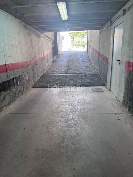 Foto 13ac7d11-c57c-4eb8-b43d-cb0a12cc91f1. Aparcament cotxe a Cenes de la Vega