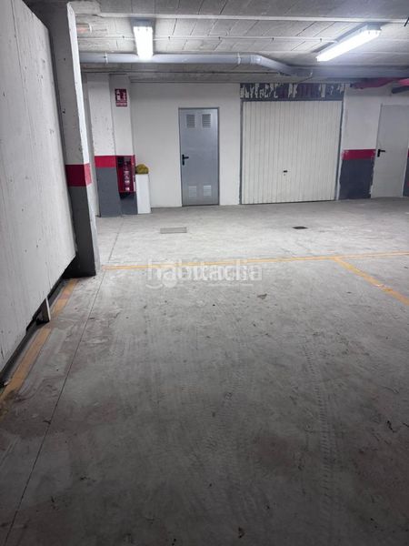 Foto 5a5d9c57-511b-483e-bd4e-a7aff779602d. Aparcament cotxe a Cenes de la Vega