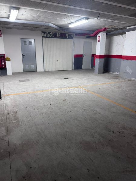 Foto 60f3643d-2b35-4252-bc47-a3e8630a9ef3. Aparcament cotxe a Cenes de la Vega