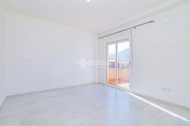 Foto 09c8d4a8-4b0d-4f68-9449-bd7b23077d61. Casa aparellada amb aparcament a Cenes de la Vega