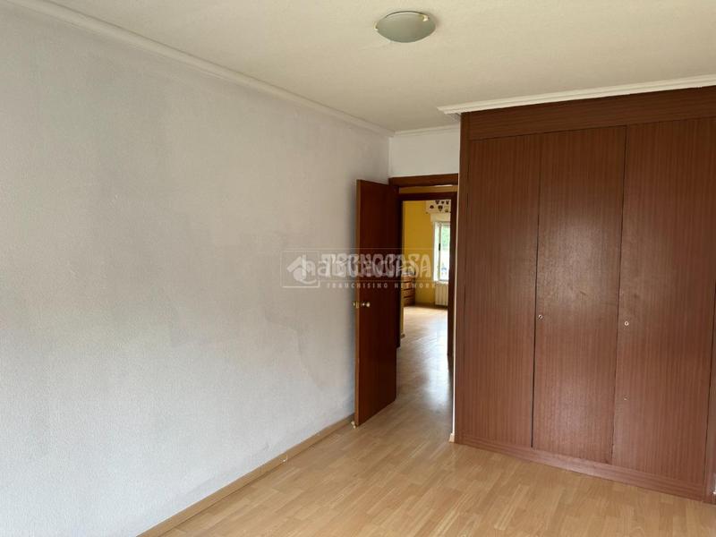 Foto 18457d64-f506-4fba-956c-72cff4c8e3e6. Casa amb calefacció aparcament a La Poveda Arganda del Rey