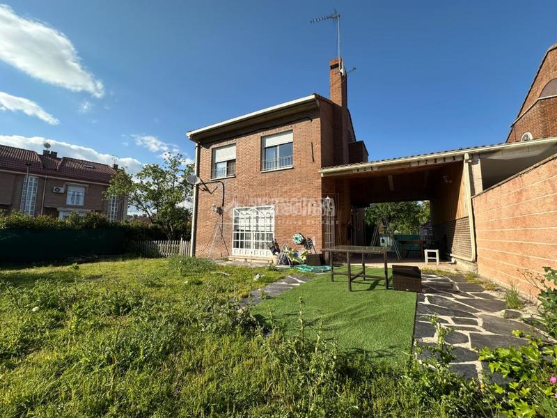 Foto 85c3359f-c5d1-4205-9b73-d4b0b64375d9. Casa amb calefacció aparcament a La Poveda Arganda del Rey
