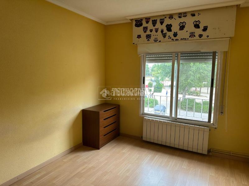 Foto 9f28ec0b-8d13-409a-9059-44a43731412e. Casa amb calefacció aparcament a La Poveda Arganda del Rey