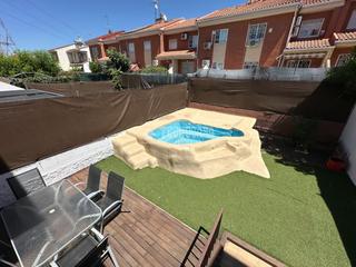 Casa aparellada en Los Villares. Casa en venta en arganda del rey