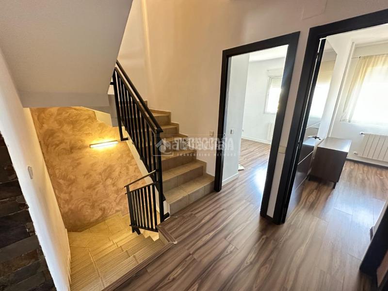 Foto 1576467d-78e6-4977-ac77-8b2c61bab6fe. Casa bifamiliare con riscaldamento parcheggio in Los Villares Arganda del Rey