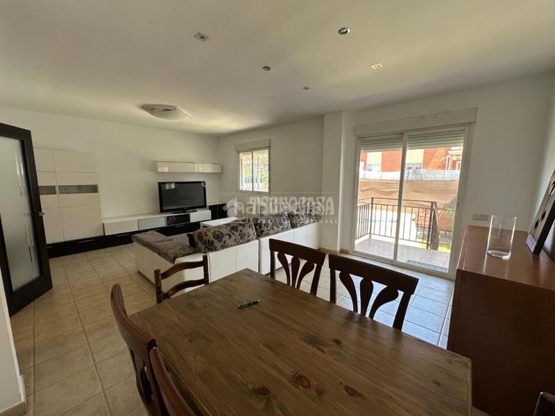Foto 7e910efb-839e-4a5e-8575-c0ad59041261. Casa bifamiliare con riscaldamento parcheggio in Los Villares Arganda del Rey