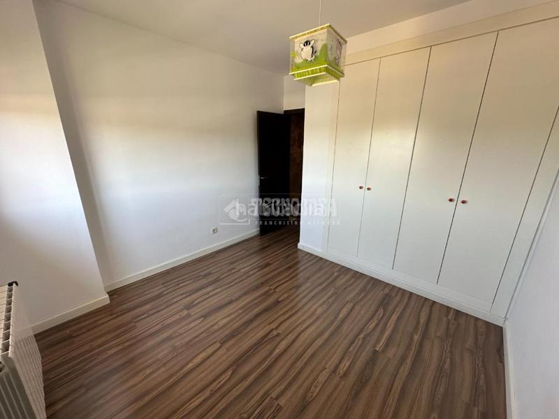 Foto ce1f00b1-9fbc-4d74-bd3f-f44a929fad60. Casa bifamiliare con riscaldamento parcheggio in Los Villares Arganda del Rey