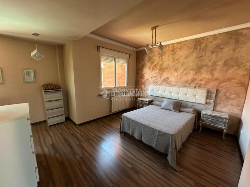 Foto d0e29d5e-b41b-4a16-bb75-63244f1b4ccd. Casa bifamiliare con riscaldamento parcheggio in Los Villares Arganda del Rey
