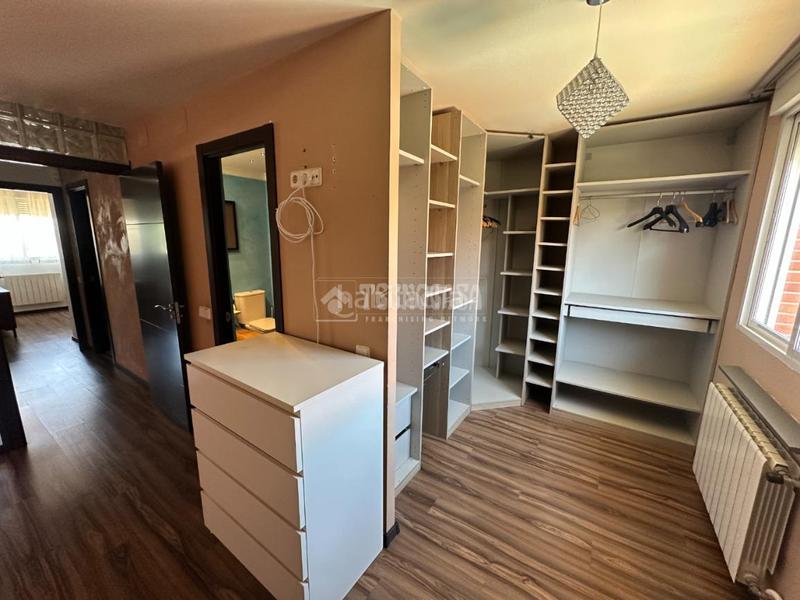 Foto d6542cbb-c1f1-4b2a-a92d-174d7490a67d. Casa bifamiliare con riscaldamento parcheggio in Los Villares Arganda del Rey
