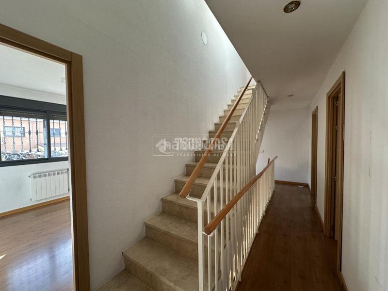 Foto 0db627e3-a6ed-4a5a-8759-cad80b0d00b5. Casa pareada casa en venta en Los Villares Arganda del Rey