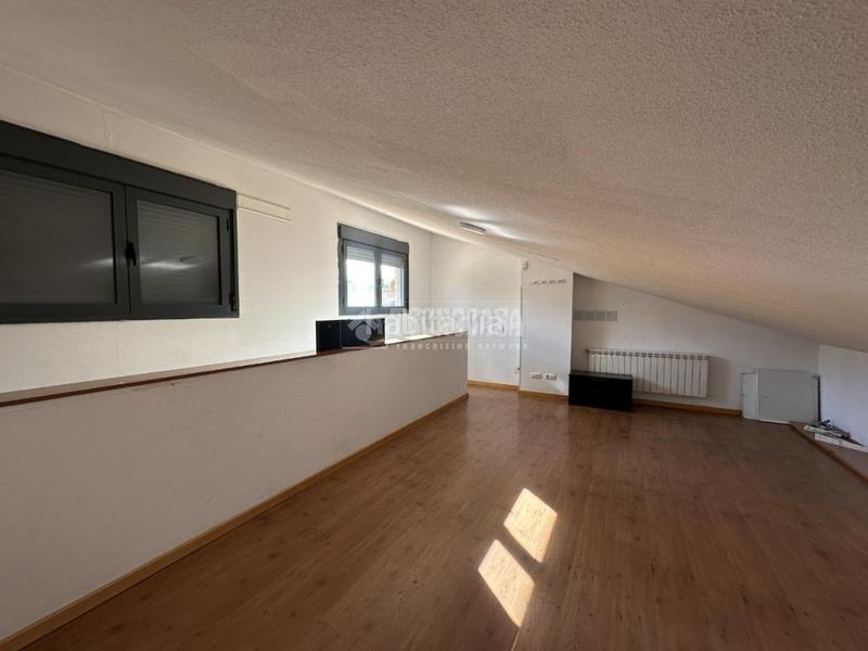 Foto 0e221eae-6b5a-4841-aa67-bd560acfacaa. Casa pareada casa en venta en Los Villares Arganda del Rey