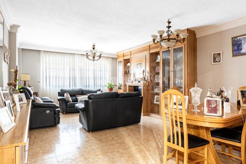 Foto 3f6e848d-00bf-4fd2-b32a-72a11615a939. Doppelhaus mit heizung parking in Los Villares Arganda del Rey