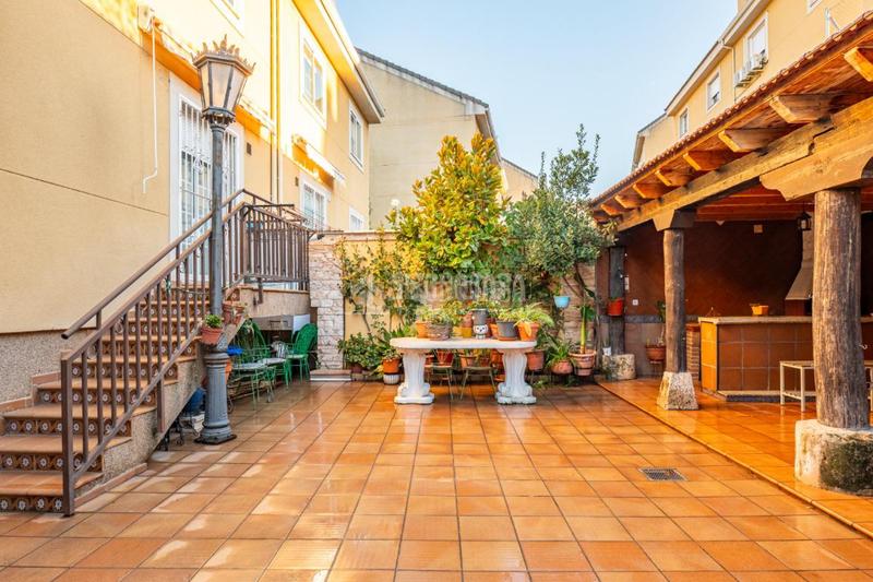 Foto 8cfcaa8f-5df7-47cf-9db3-8f91cbdf9815. Doppelhaus mit heizung parking in Los Villares Arganda del Rey