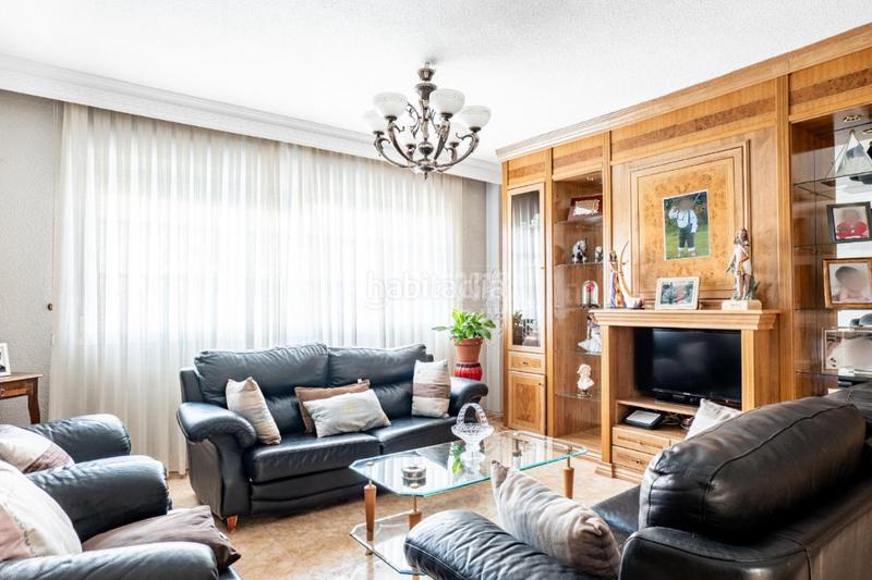 Foto b7f4fcbb-1c09-4946-ba79-f8403e6c3fbe. Doppelhaus mit heizung parking in Los Villares Arganda del Rey