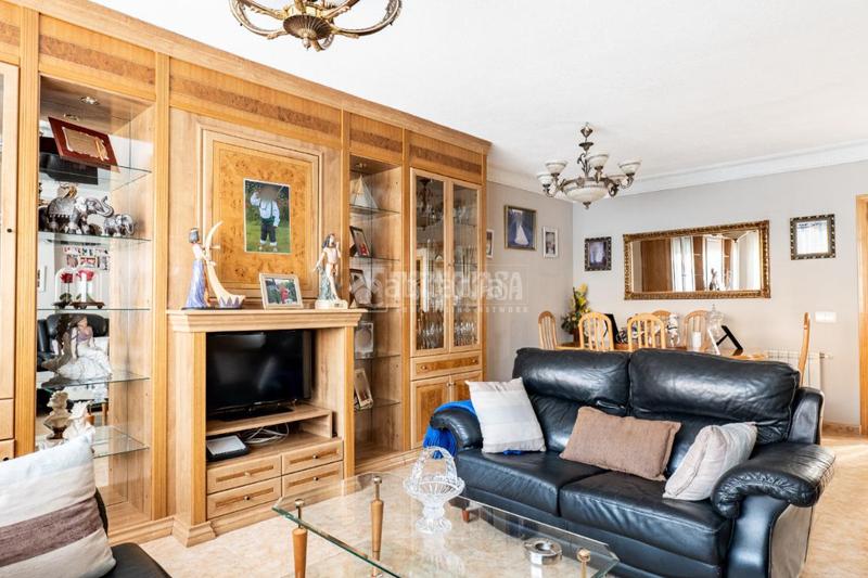 Foto d45113c2-604f-4f84-a3ca-f4b318611931. Doppelhaus mit heizung parking in Los Villares Arganda del Rey