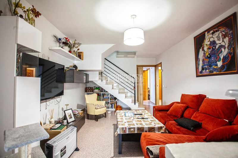 Foto 11eb1b62-7b21-49c5-970f-25812892a204. Casa aparellada amb calefacció aparcament piscina a Arganda del Rey