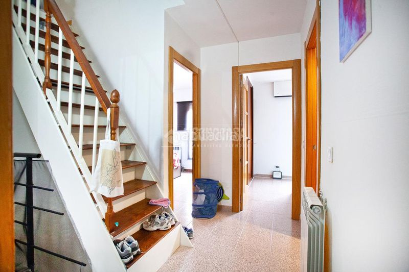 Foto a5abaf36-a1e9-48b0-9d13-1664c1bd72d0. Casa aparellada amb calefacció aparcament piscina a Arganda del Rey