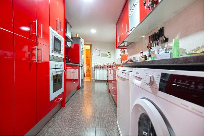 Foto b2499419-fd99-4b0d-a79e-8073bc9ec559. Casa aparellada amb calefacció aparcament piscina a Arganda del Rey