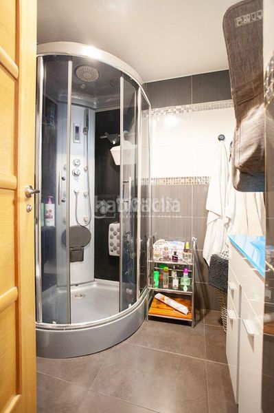 Foto b8f269e8-39ee-4d5a-a6b5-ee068ba12de5. Casa aparellada amb calefacció aparcament piscina a Arganda del Rey