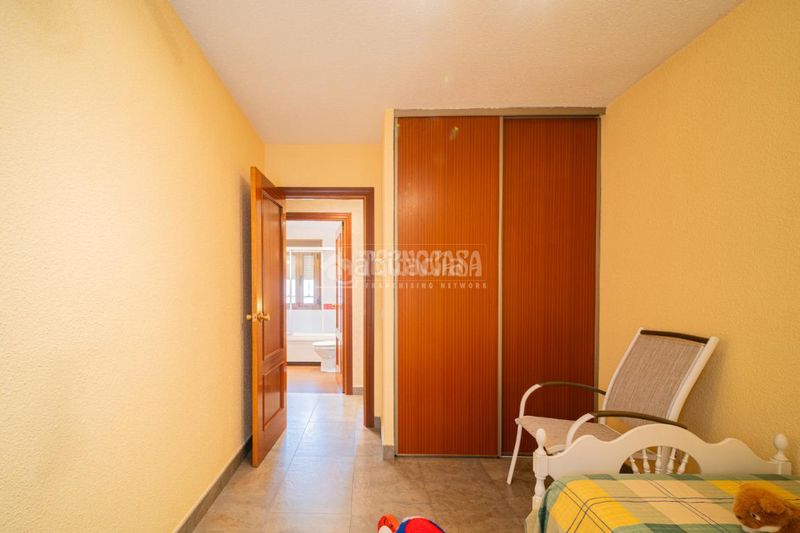 Foto 0fdce205-93a0-4833-90fa-dd777b59c09a. Casa aparellada a La Poveda Arganda del Rey