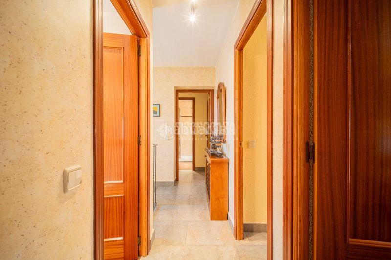 Foto 76a811f2-5216-4e01-b8b6-a2f07767b709. Casa aparellada a La Poveda Arganda del Rey