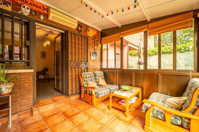 Foto a5724246-6183-48ca-bd9b-1f2d24601143. Casa aparellada a La Poveda Arganda del Rey