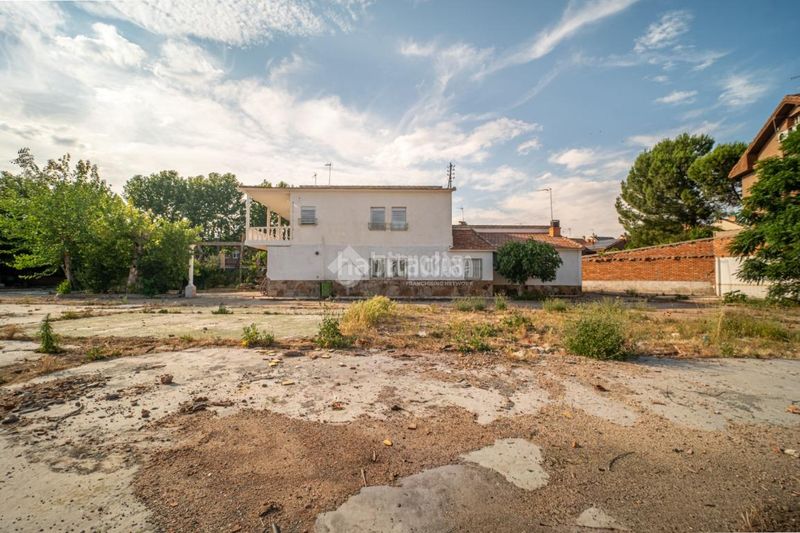 Foto 3e4b4ce8-dd2a-41c7-b78e-a3d1fb466318. Casa amb calefacció a La Poveda Arganda del Rey
