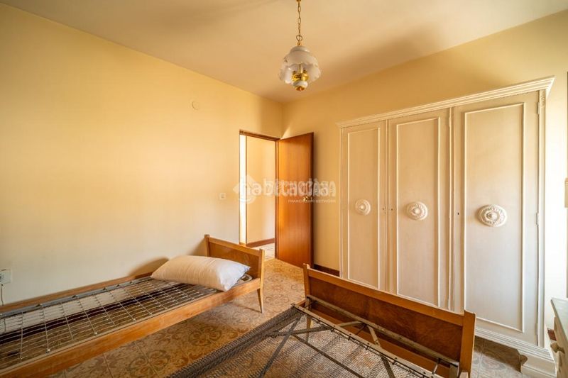 Foto 8595fe7c-10ff-4452-a59d-a0b956e51511. Casa amb calefacció a La Poveda Arganda del Rey